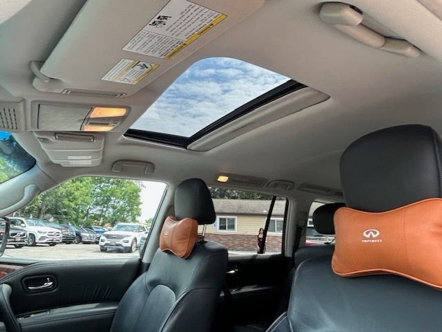Used 2017 INFINITI QX80 4WD w/ Driver Assistance Package image 12