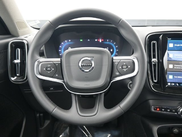Used 2024 Volvo XC40 B5 Plus AWD/4WD image 25