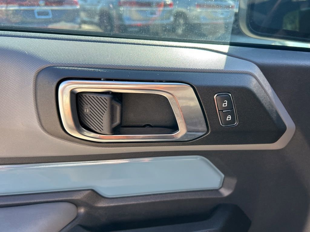 Used 2022 Ford Bronco Big Bend image 11