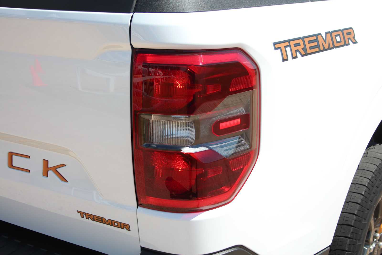Used 2024 Ford Maverick Tremor w/ Tremor Off-Road Package AWD/4WD image 18
