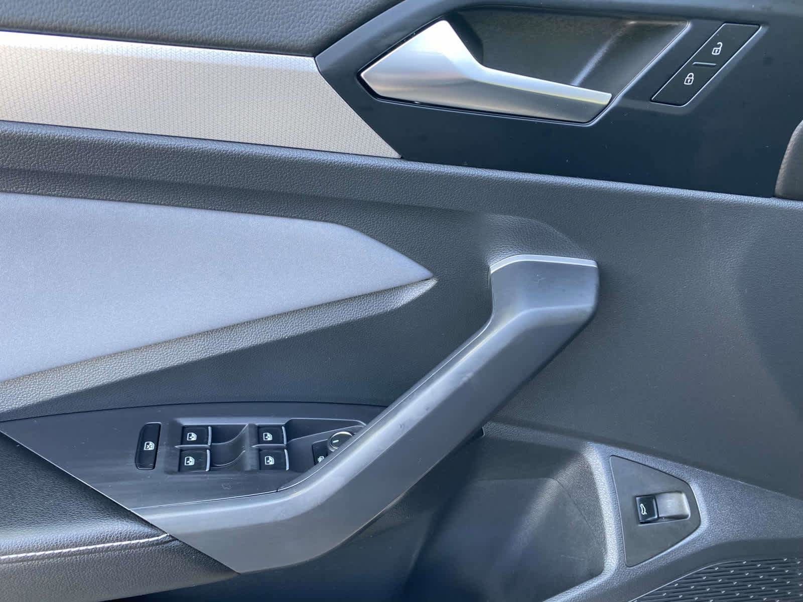 Certified 2026 Volkswagen Jetta SE FWD image 23