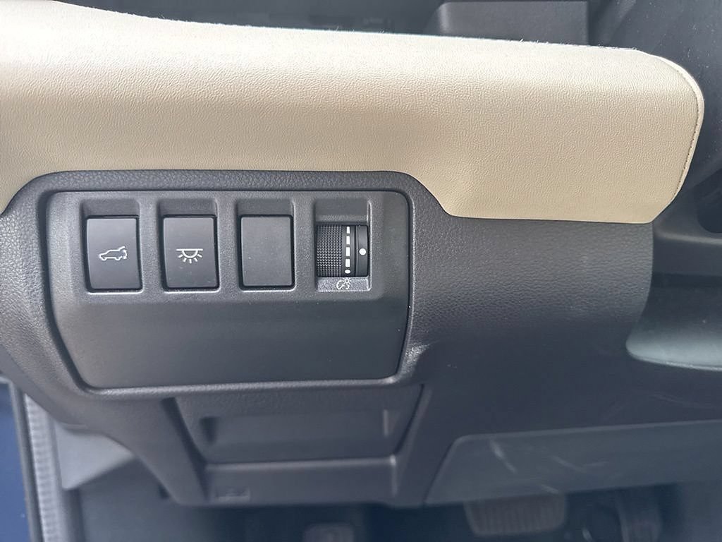 Used 2024 Subaru Ascent Limited w/ Technology Package AWD/4WD image 10