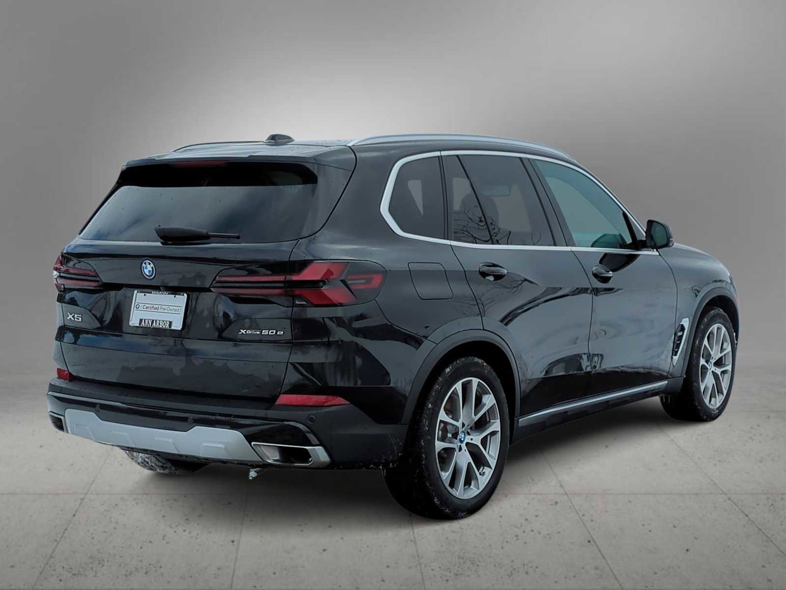 Certified 2024 BMW X5 xDrive50e w/ Premium Package image 8