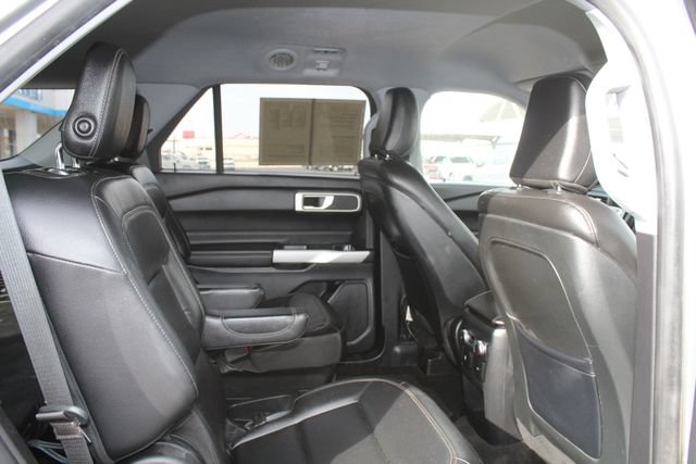 Used 2020 Ford Explorer XLT w/ Equipment Group 202A RWD image 19