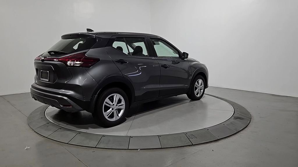 New 2025 Nissan Kicks Play S image 5