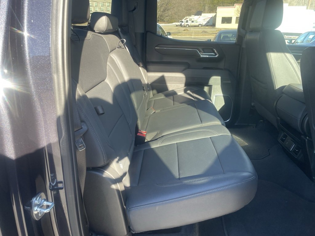 Used 2025 GMC Sierra 1500 SLT image 17