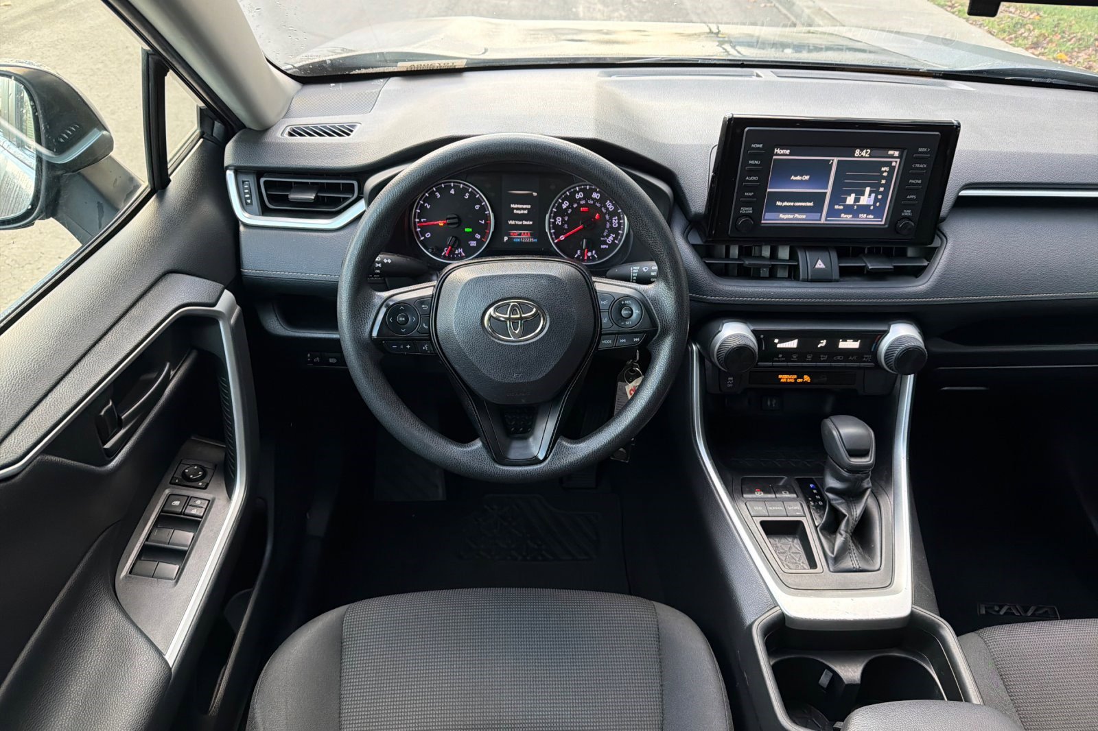 Used 2019 Toyota RAV4 LE image 18