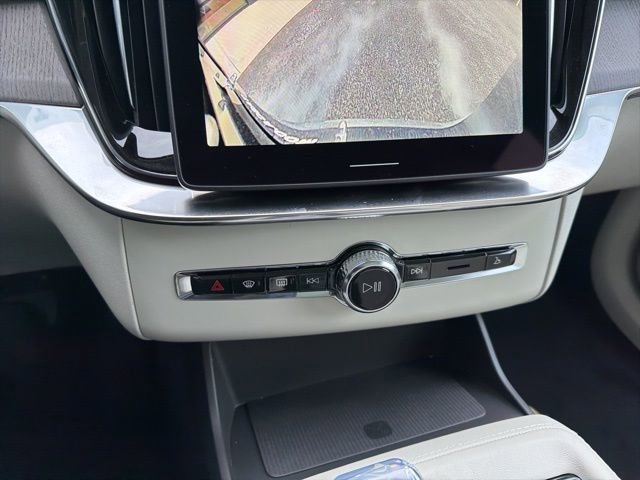 New 2026 Volvo XC90 T8 Ultra w/ Protection Package Premier image 16