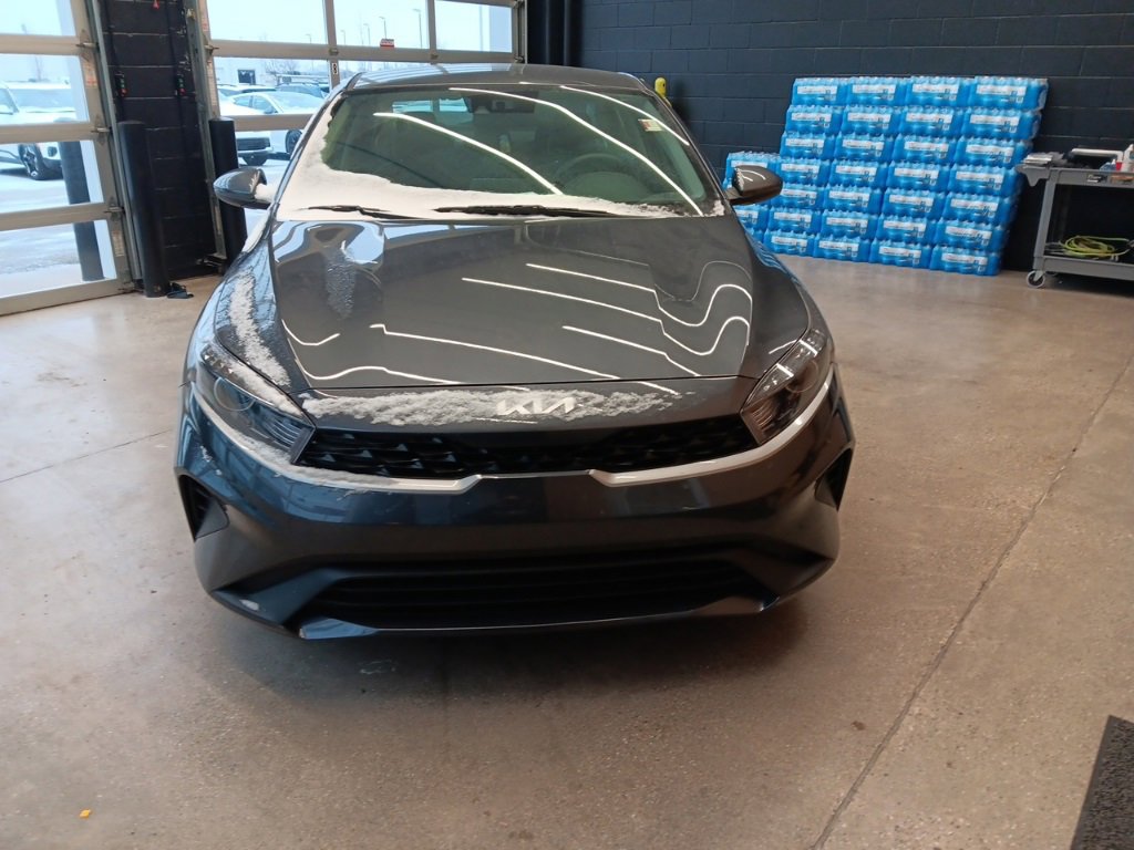 Used 2023 Kia Forte LXS image 3