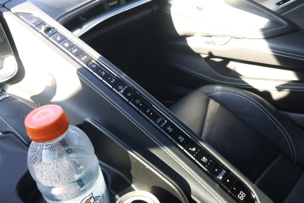 Used 2022 Chevrolet Corvette Stingray Premium Cpe w/ Z51 Performance Package image 31