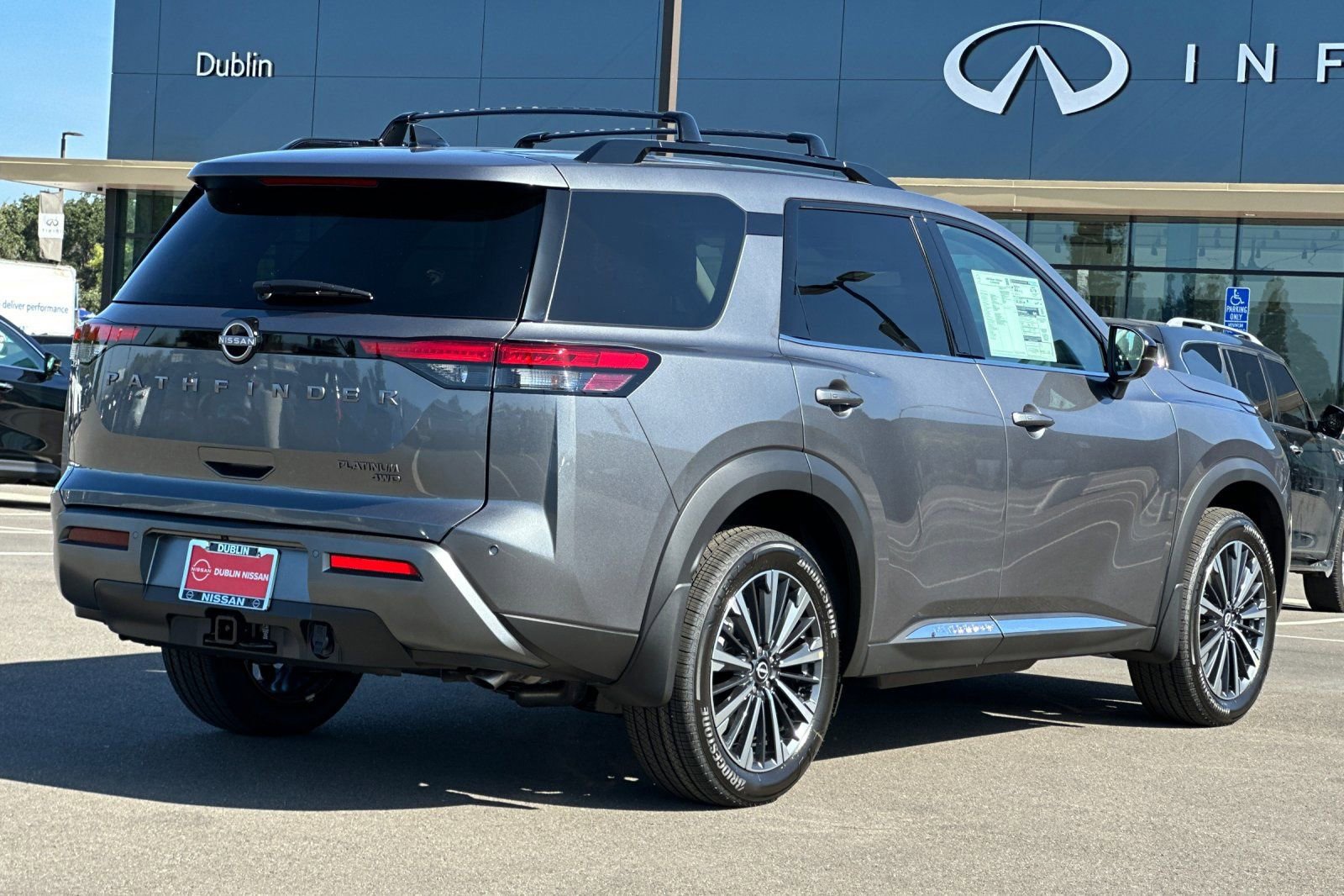 New 2026 Nissan Pathfinder Platinum AWD/4WD image 4