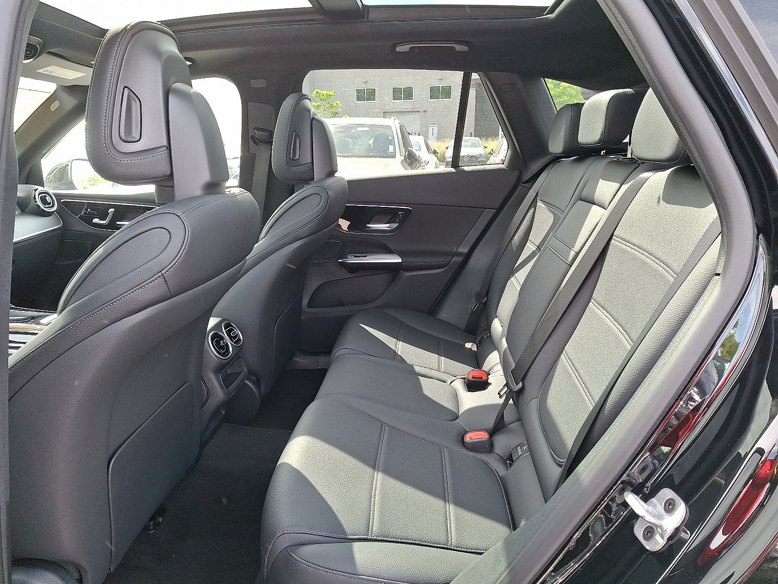 Certified 2025 Mercedes-Benz GLC 300 4MATIC image 9