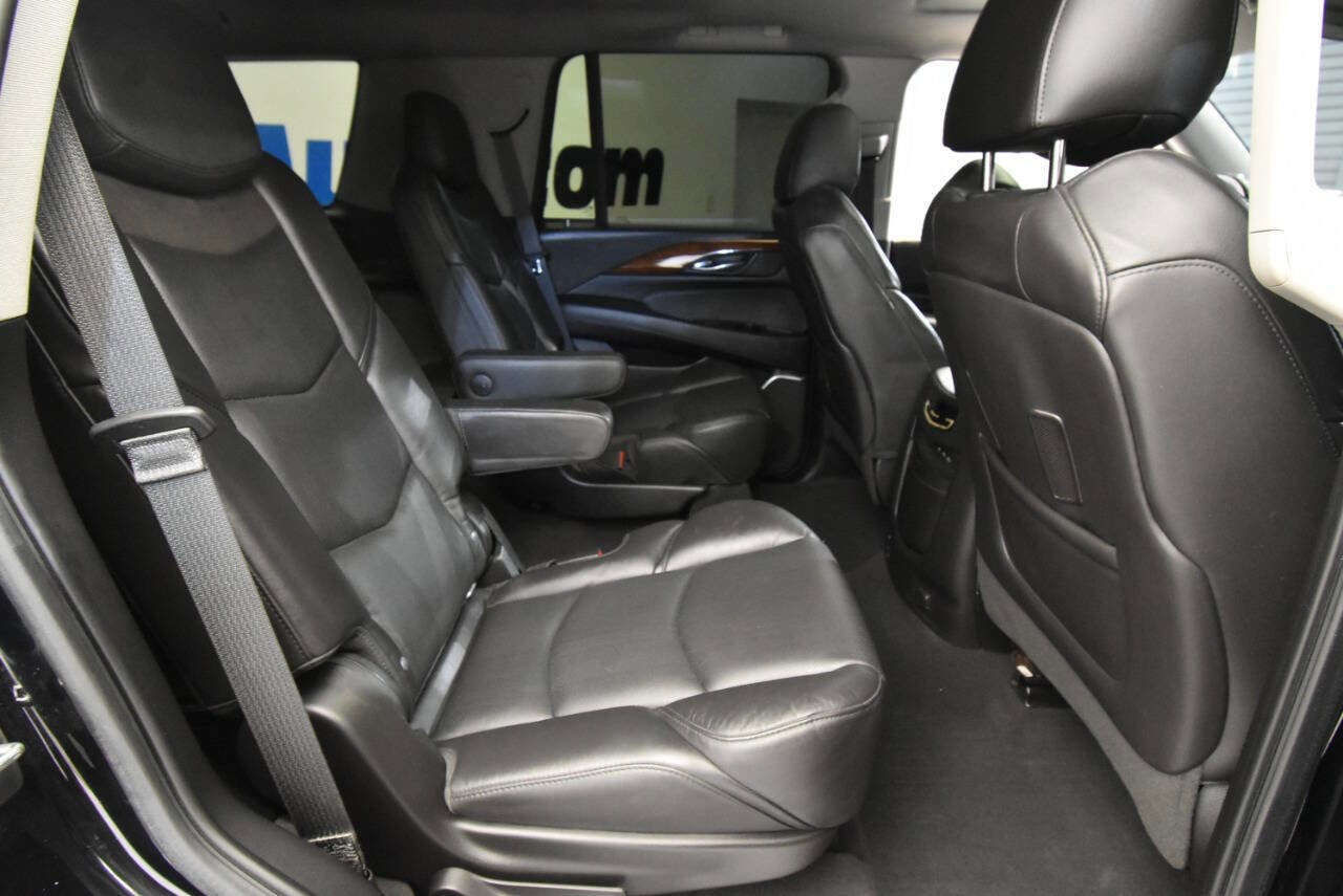 Used 2020 Cadillac Escalade Premium Luxury image 18