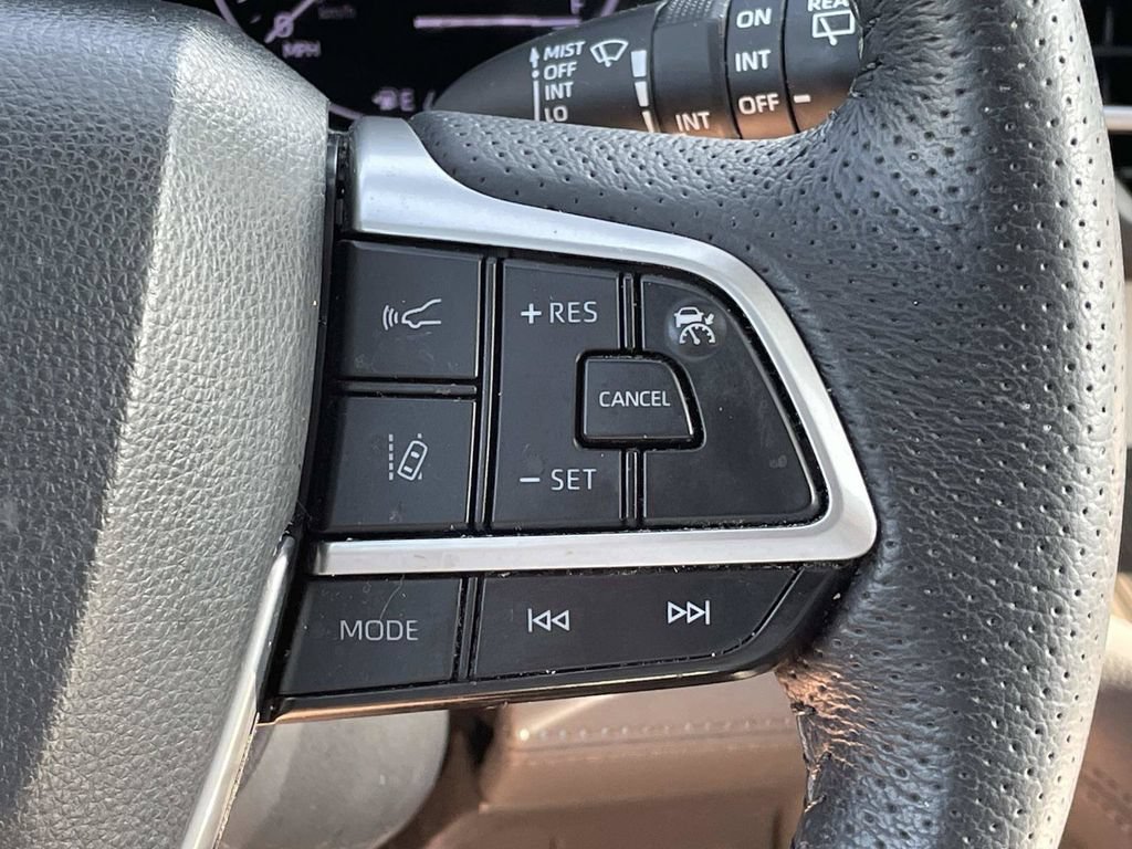 Used 2021 Toyota Sienna Limited FWD image 44