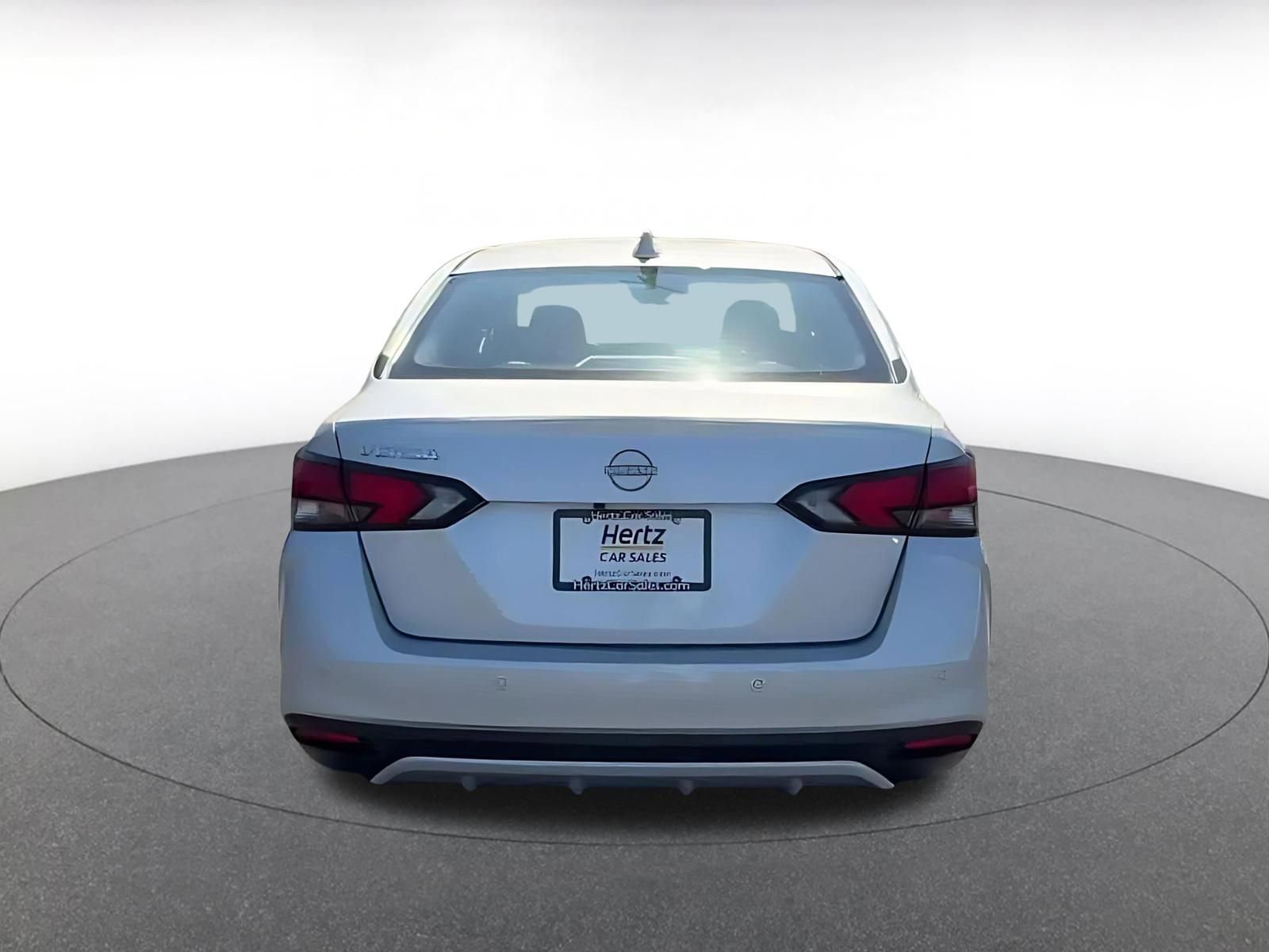 Used 2025 Nissan Versa SV image 12