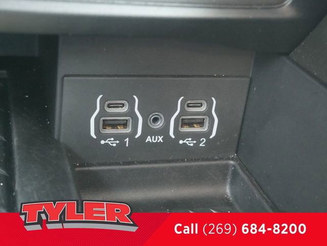 Certified 2025 Chrysler Pacifica Limited image 35