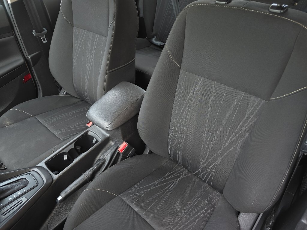 Used 2018 Ford Focus SE FWD image 22