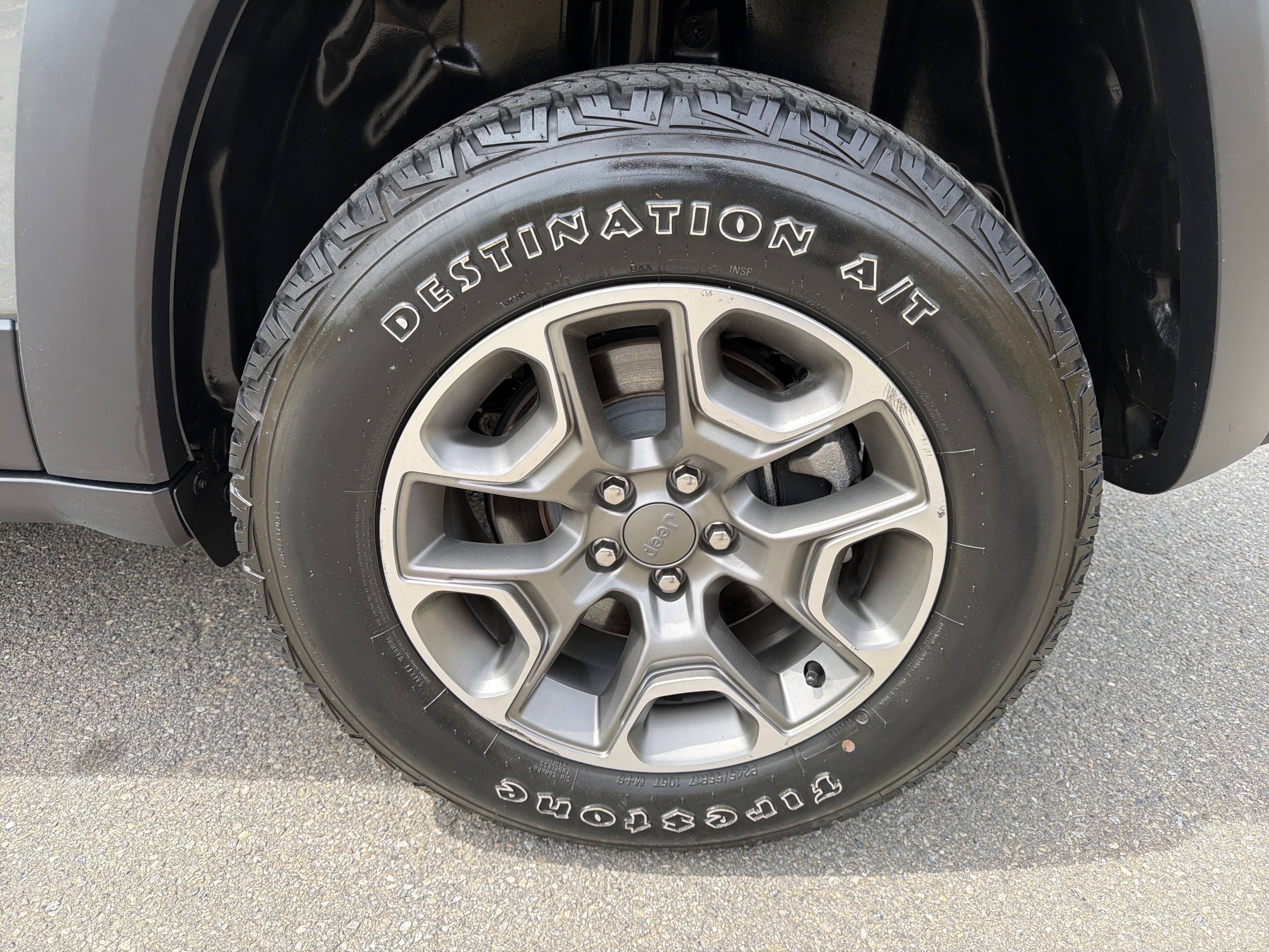 Used 2023 Jeep Cherokee Trailhawk image 19