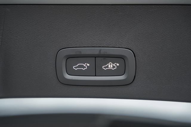 New 2026 Volvo XC40 B5 Ultra w/ Protection Package Premier image 11