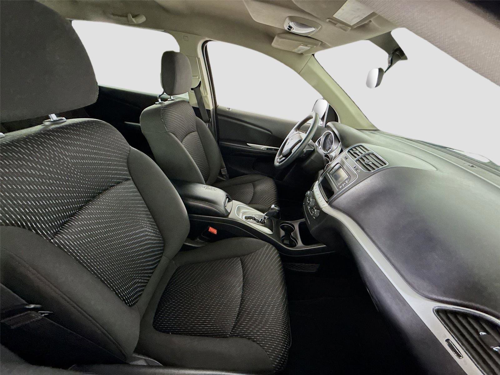 Used 2018 Dodge Journey SE w/ Blacktop Package FWD image 17