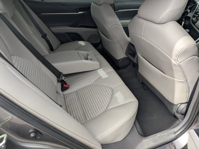 Used 2020 Toyota Camry SE image 14