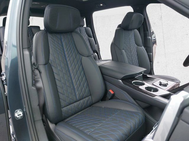 New 2025 Cadillac Escalade IQ Sport 1 w/ LPO, ONYX Package image 11