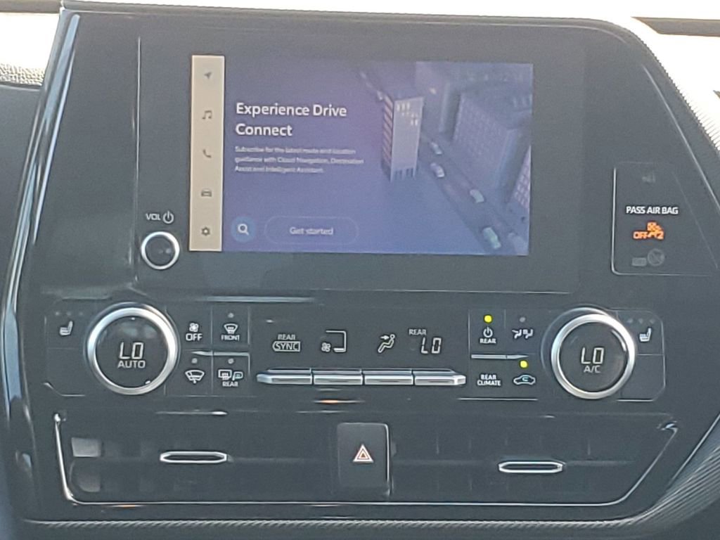 Certified 2023 Toyota Highlander L image 27
