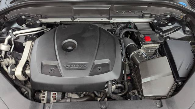 Used 2019 Volvo XC60 T5 Momentum w/ Premium Package FWD image 29