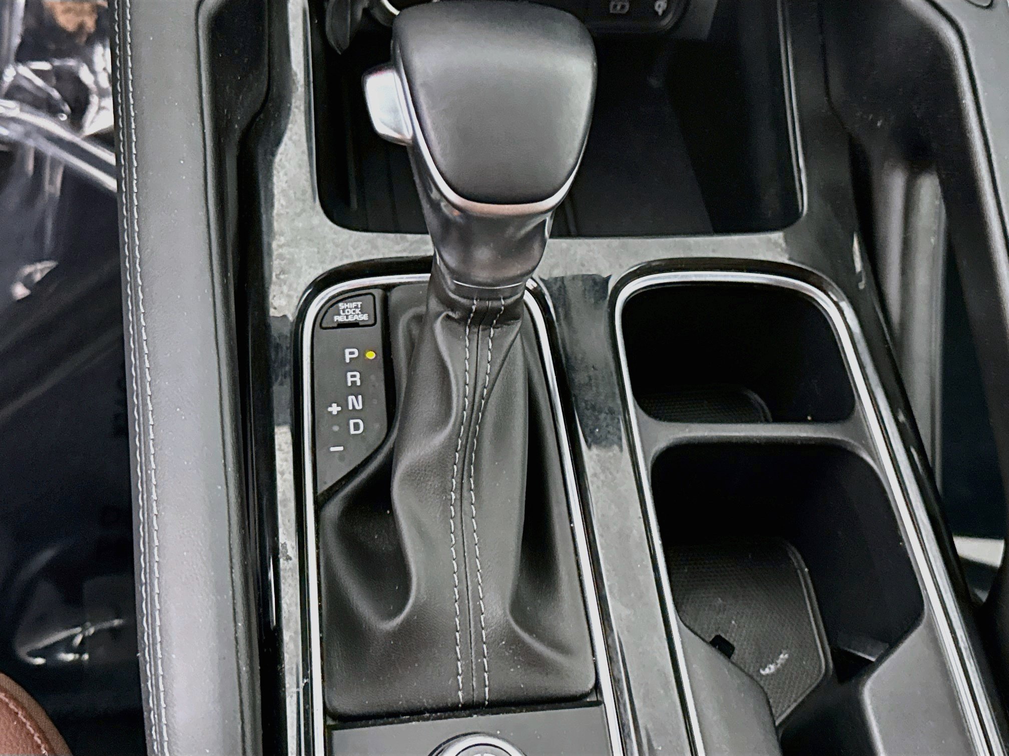 Used 2024 Kia Telluride EX w/ EX Captain's Chair Package FWD image 20