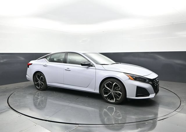 Used 2025 Nissan Altima 2.5 SR FWD image 1