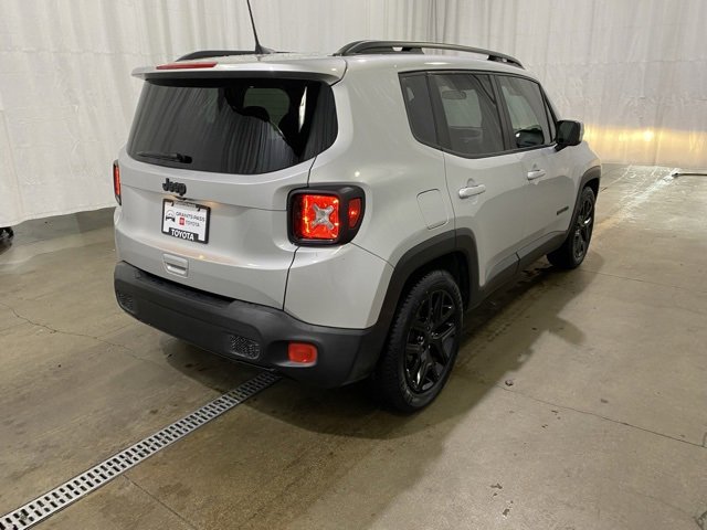 Used 2018 Jeep Renegade Altitude image 4