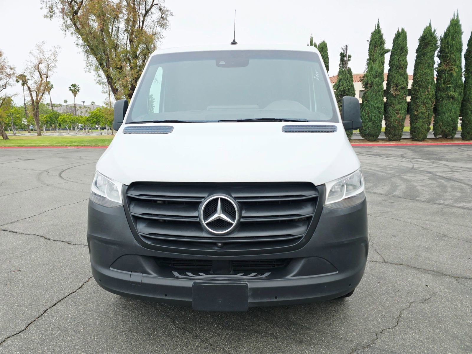 Used 2022 Mercedes-Benz Sprinter 1500 image 2