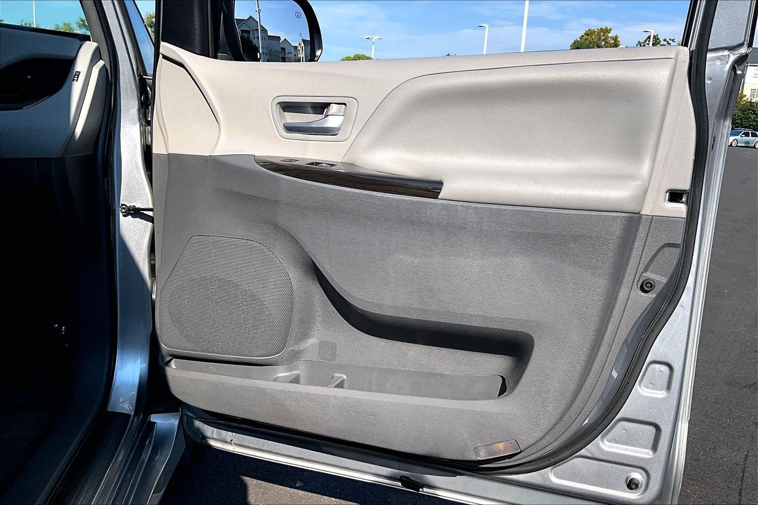 Used 2018 Toyota Sienna XLE w/ Protection Package AWD/4WD image 23