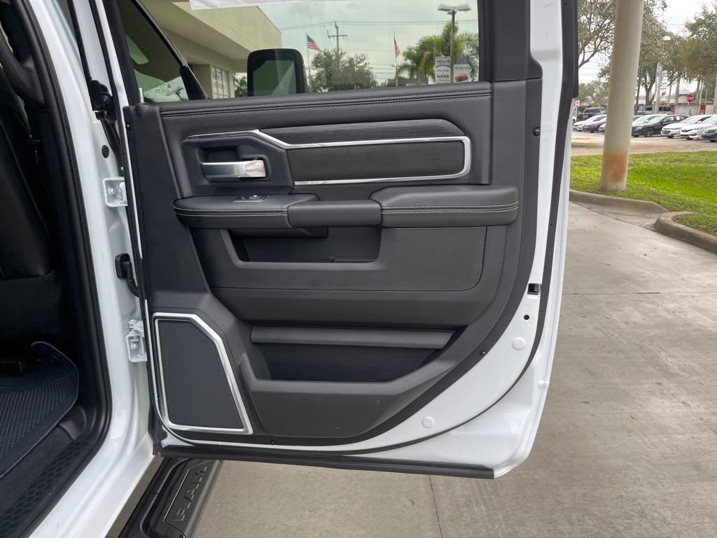 New 2024 RAM 2500 Laramie w/ Night Edition AWD/4WD image 27