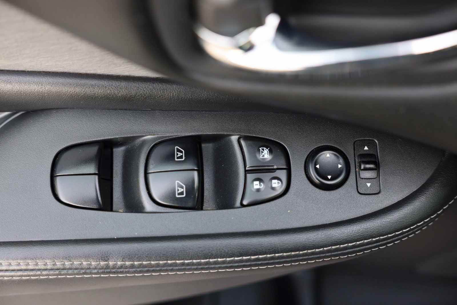 Used 2019 Nissan Murano S image 16