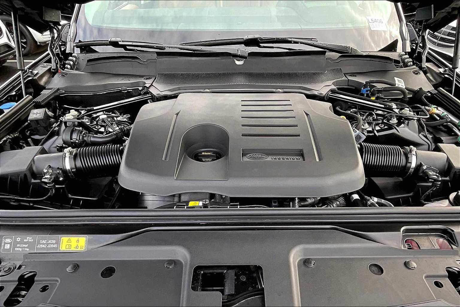 New 2025 Land Rover Discovery Metropolitan Edition image 13