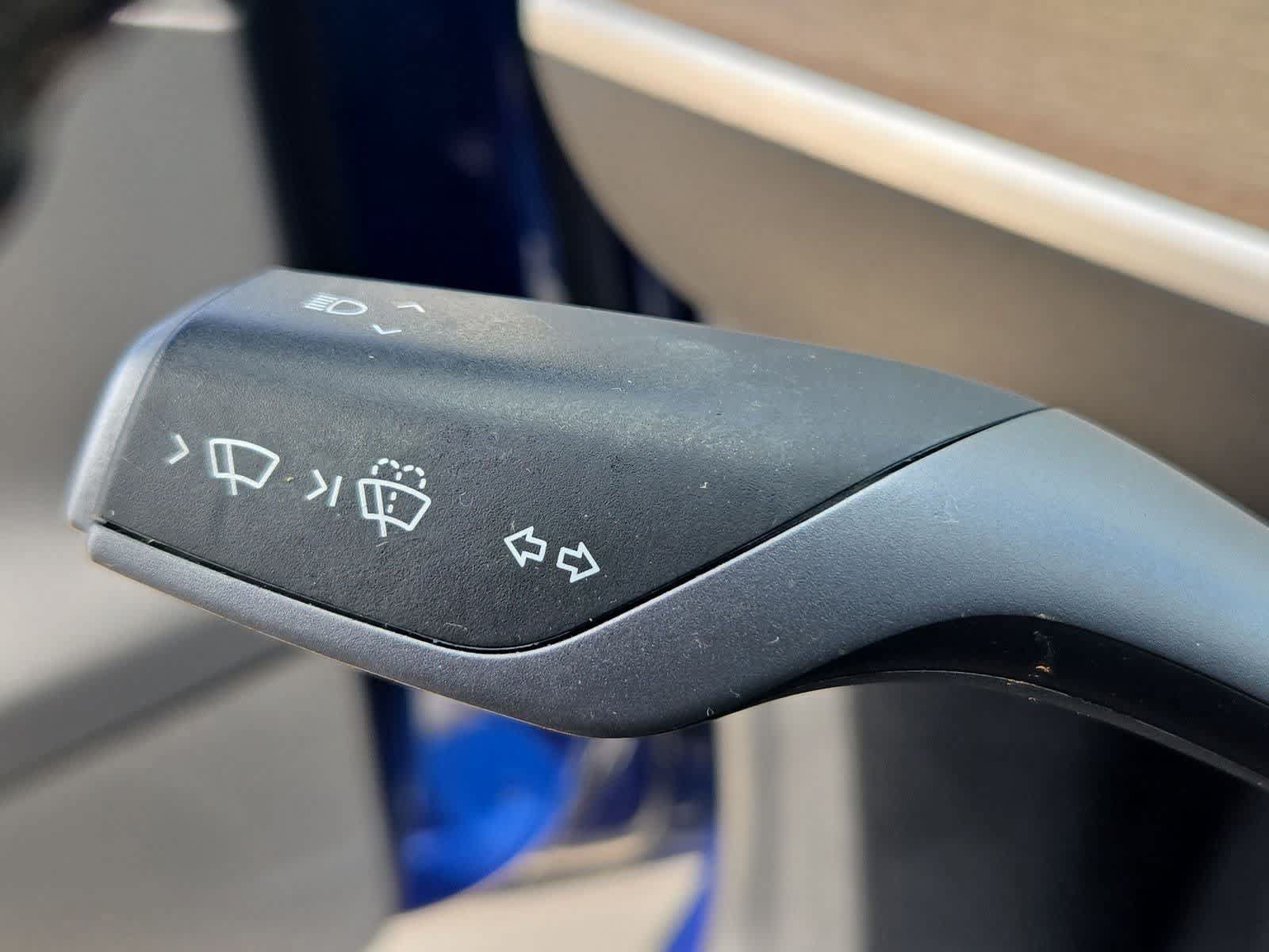 Used 2022 Tesla Model Y Long Range AWD/4WD image 24