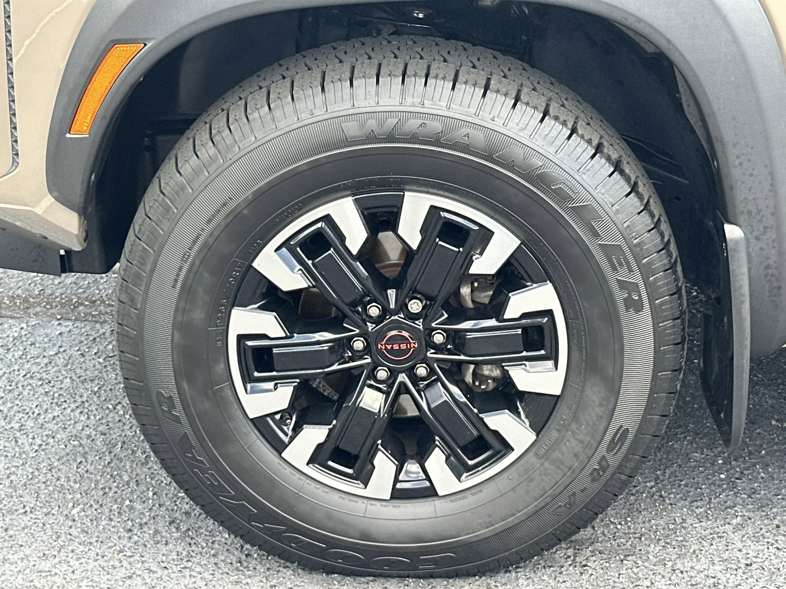 Used 2022 Nissan Frontier PRO-4X AWD/4WD image 13