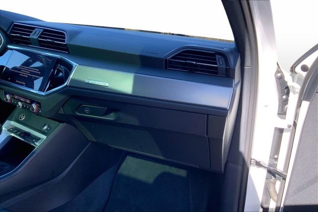 Used 2023 Audi Q3 2.0T Premium w/ Convenience Package image 16