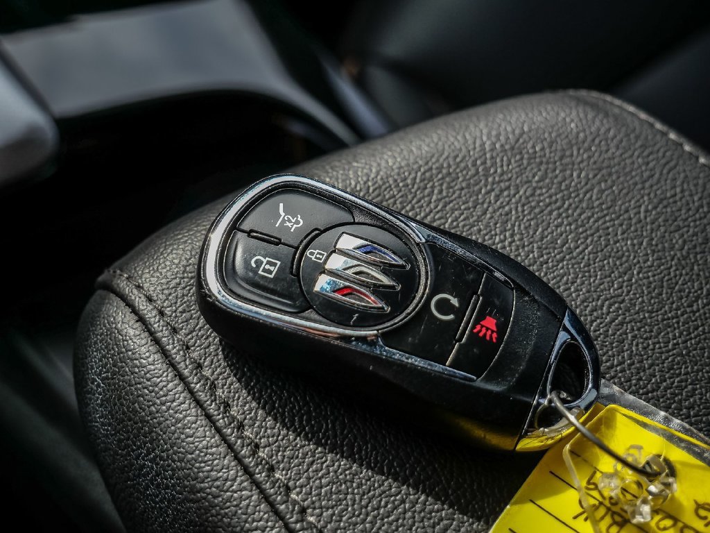 Used 2026 Buick Envista Avenir FWD image 40