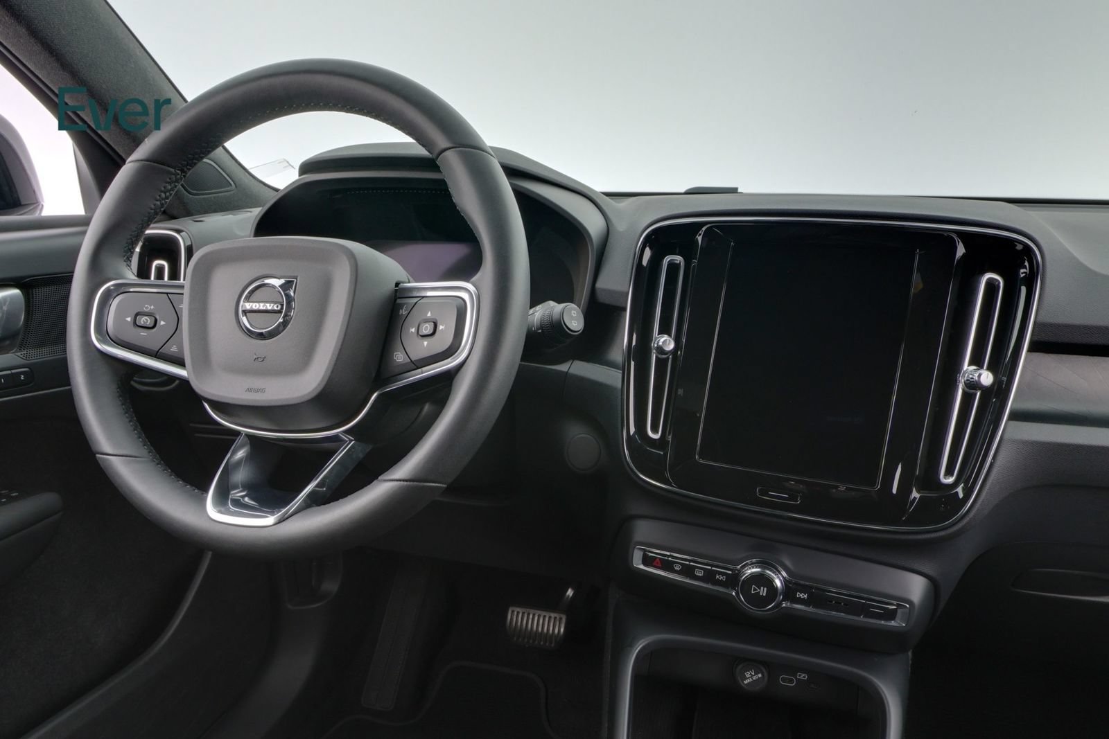 Used 2023 Volvo XC40 Recharge Plus AWD/4WD image 25
