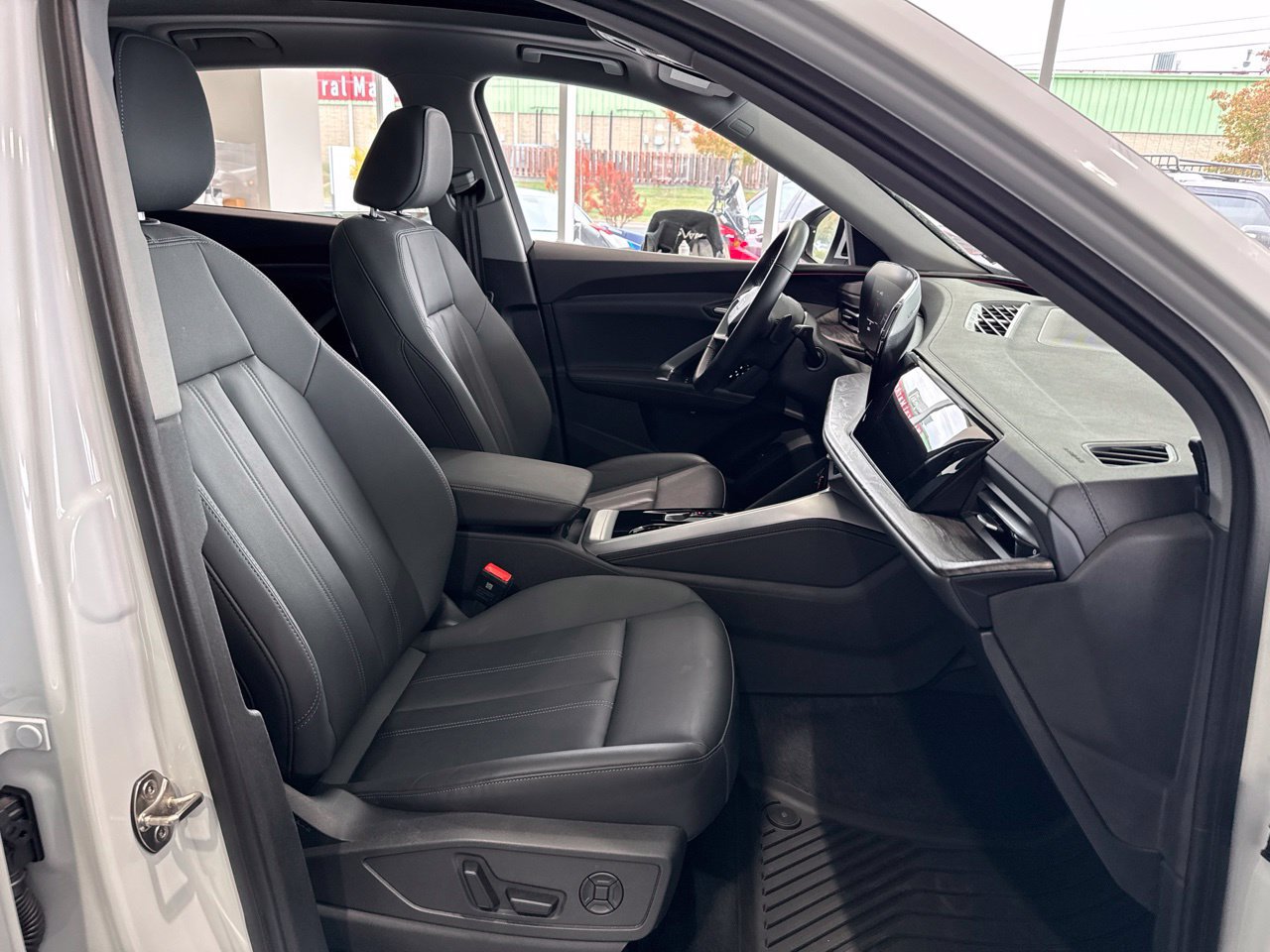 Used 2025 Audi Q5 Premium AWD/4WD image 49