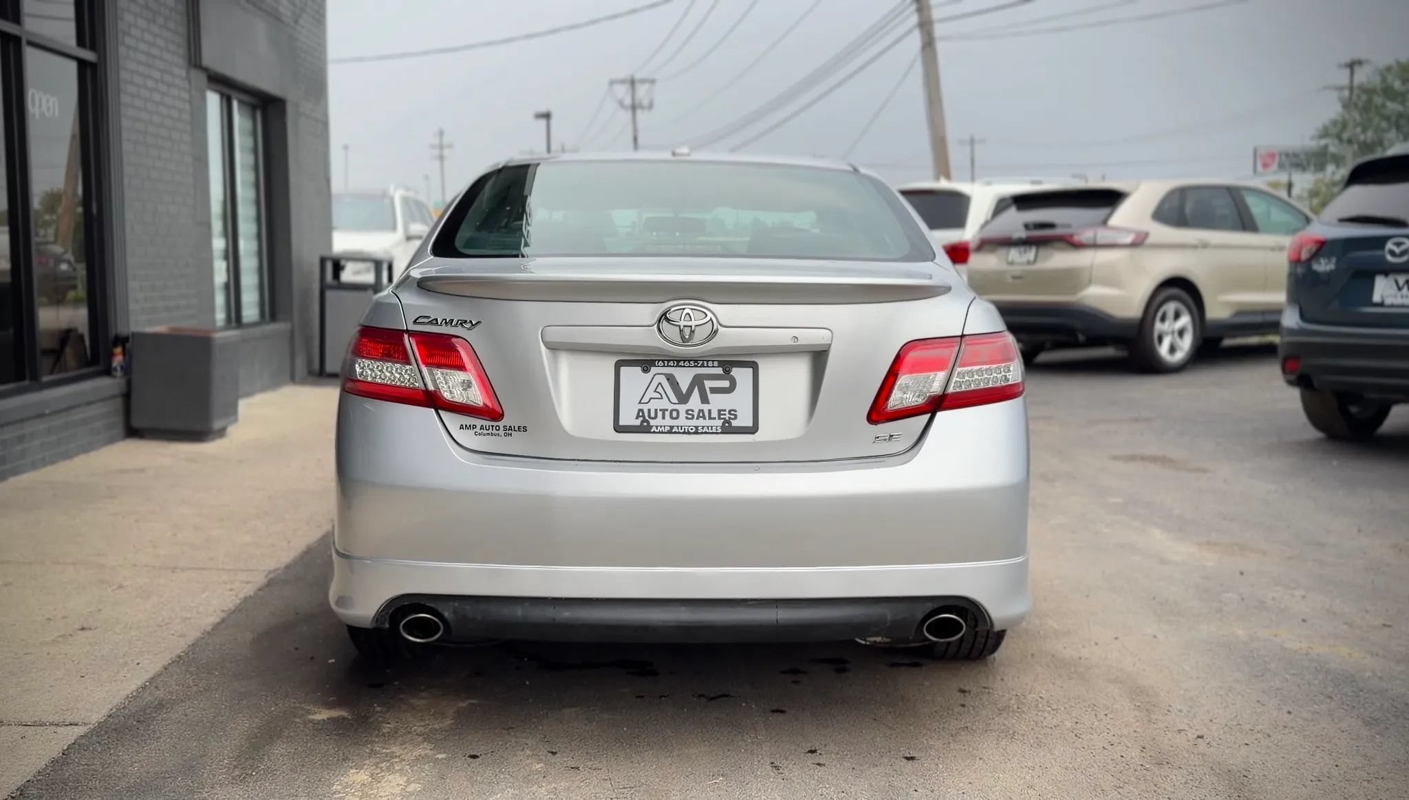 Used 2010 Toyota Camry SE FWD image 3