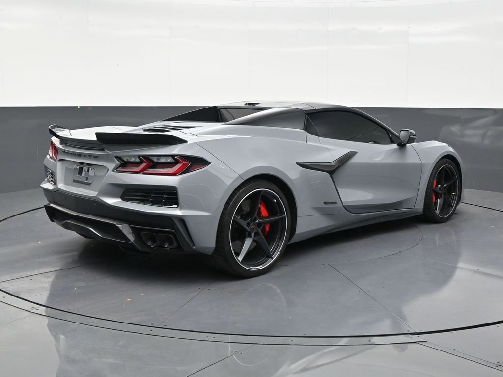 Used 2025 Chevrolet Corvette E-Ray w/ Stealth Interior Trim Package image 5