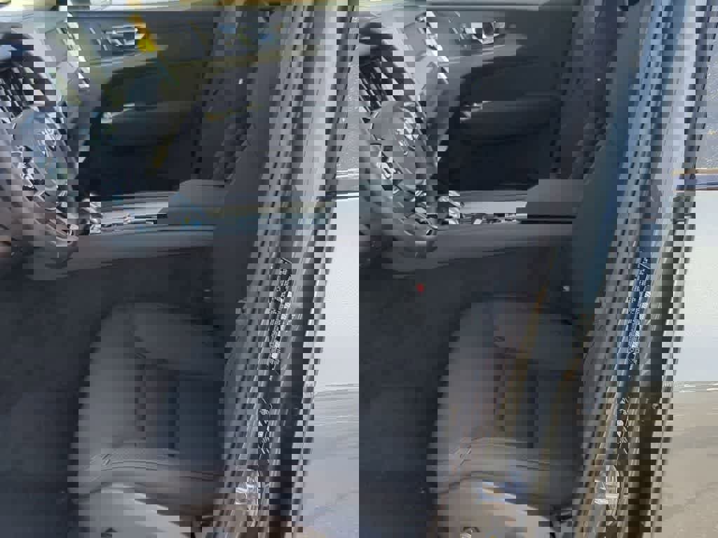 New 2026 Volvo XC60 B5 Plus w/ Protection Package Premier AWD/4WD image 15