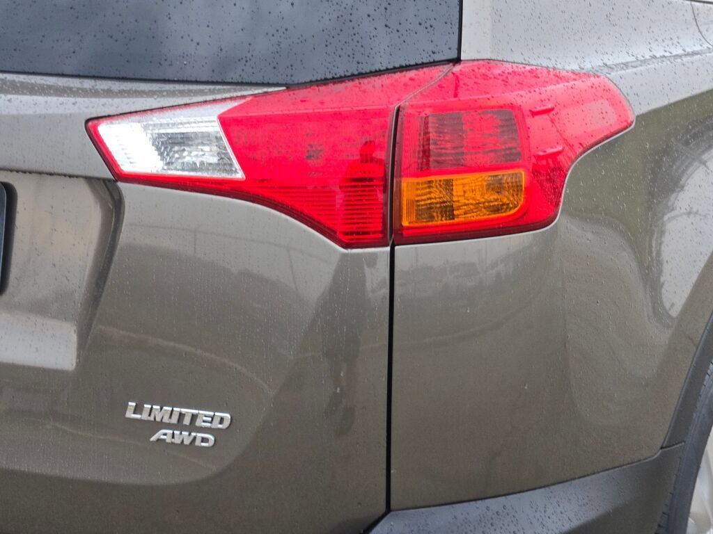 Used 2015 Toyota RAV4 Limited image 11