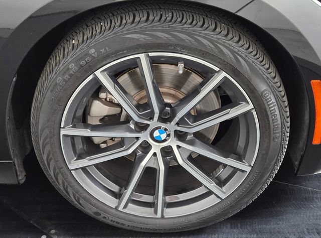 Used 2019 BMW 330i Sedan w/ Convenience Package RWD image 9