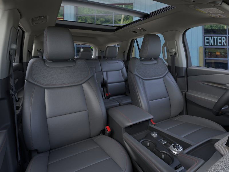 Used 2025 Ford Explorer Active w/ Active Comfort Package image 10
