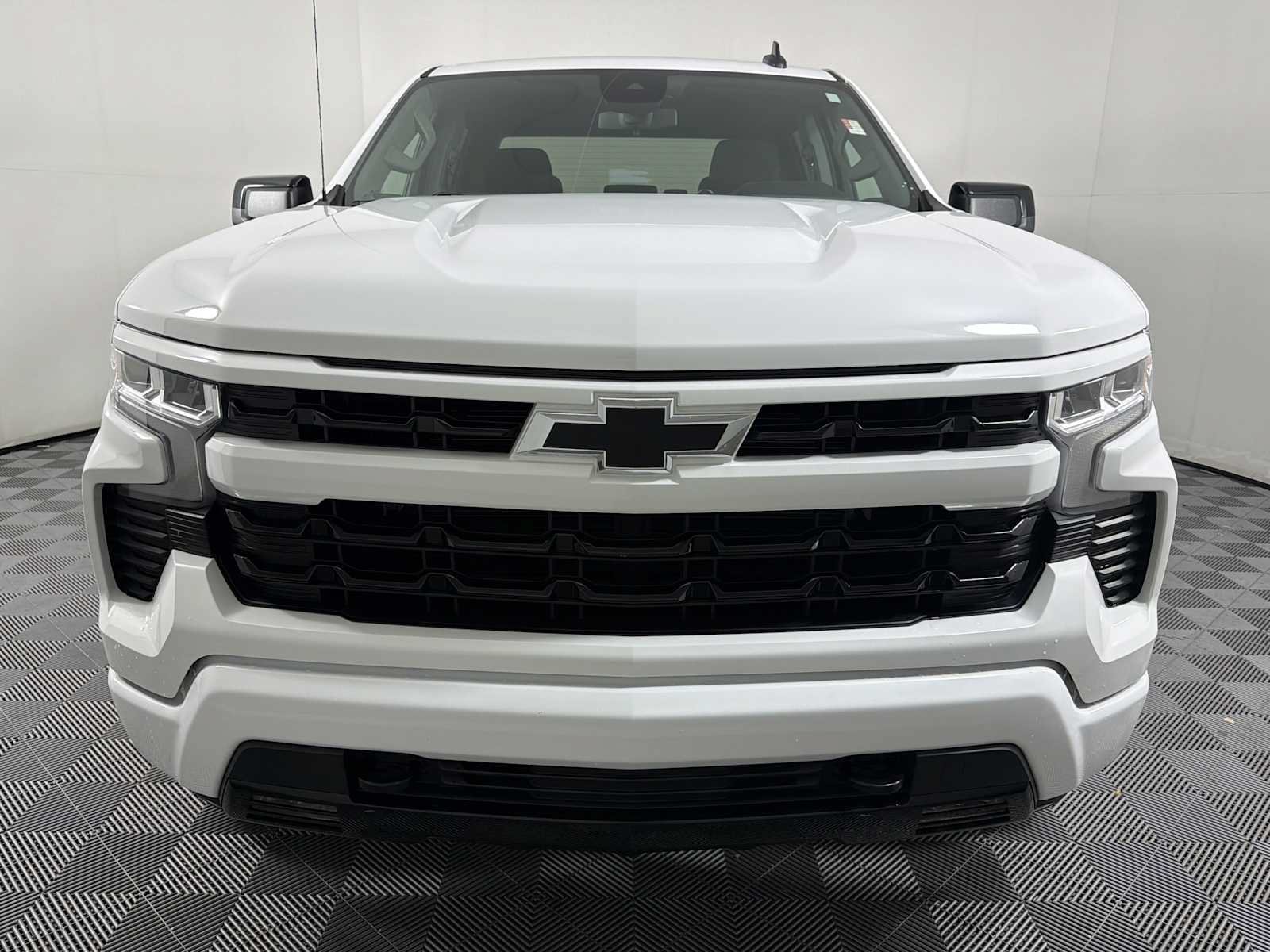 Used 2022 Chevrolet Silverado 1500 RST AWD/4WD image 2