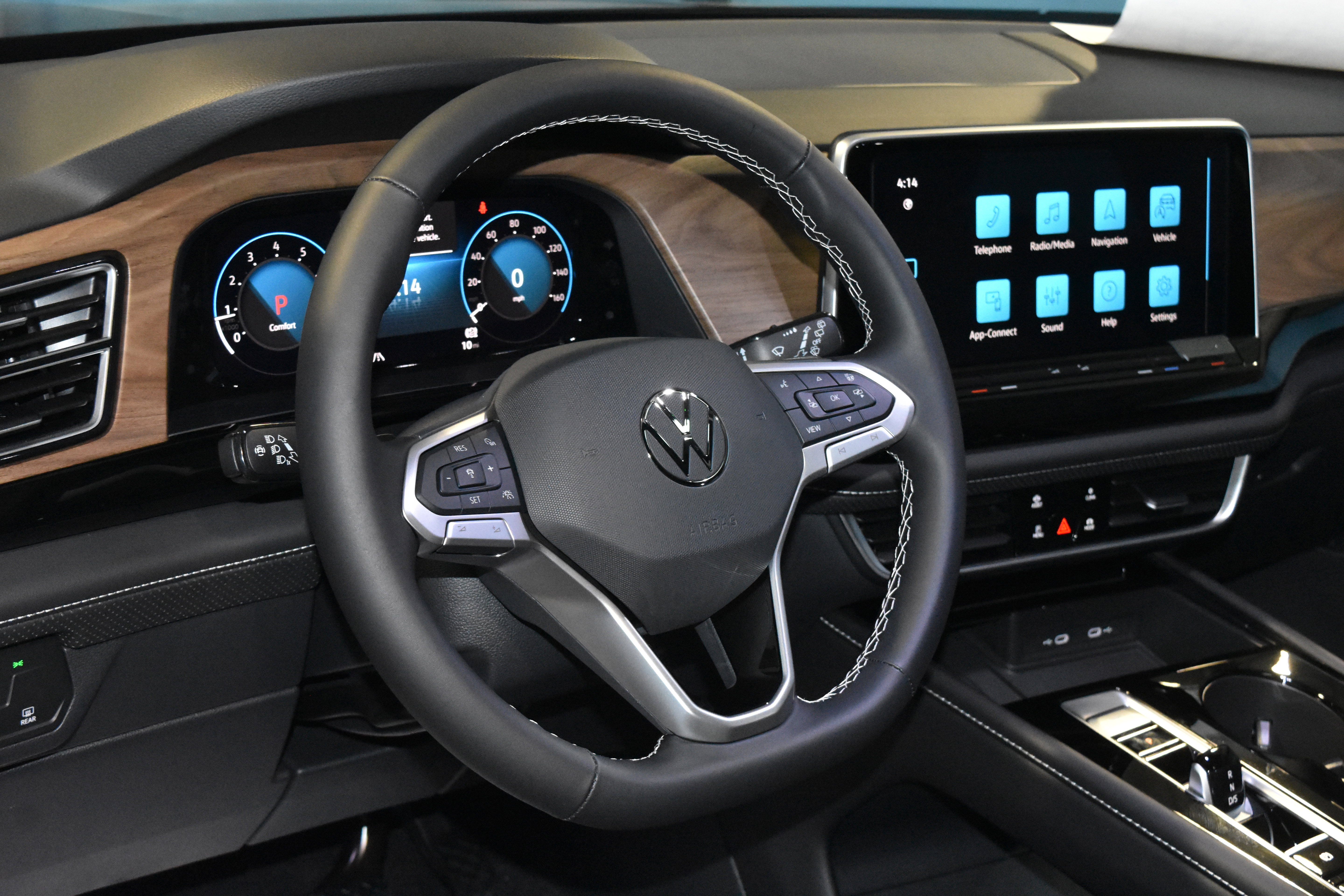 New 2026 Volkswagen Atlas SE AWD/4WD image 2